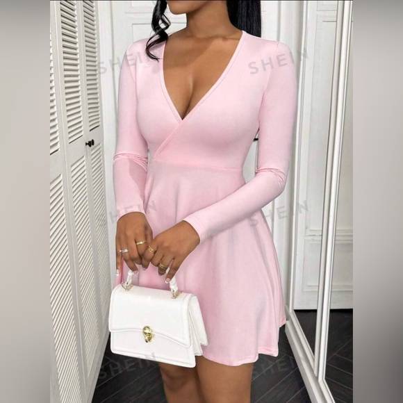 Brand new pink V-neck dress size medium - Picture 5 of 6